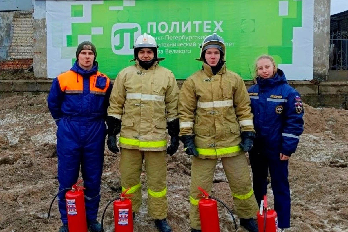 Студенты ИСИ - участники пожарно-спасательного отряда «Петр Великий» приняли участие в Масленице