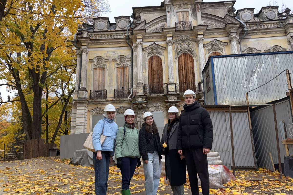 Студенты ИСИ представили концепцию реставрации объекта культурного наследия «Дворец» на форуме «Наследие» 
