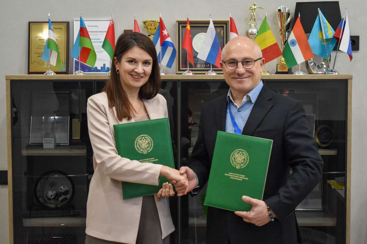 Практики, стажировки и совместные проекты: ИСИ и Ассоциация «СИЗ» подписали соглашение о сотрудничестве