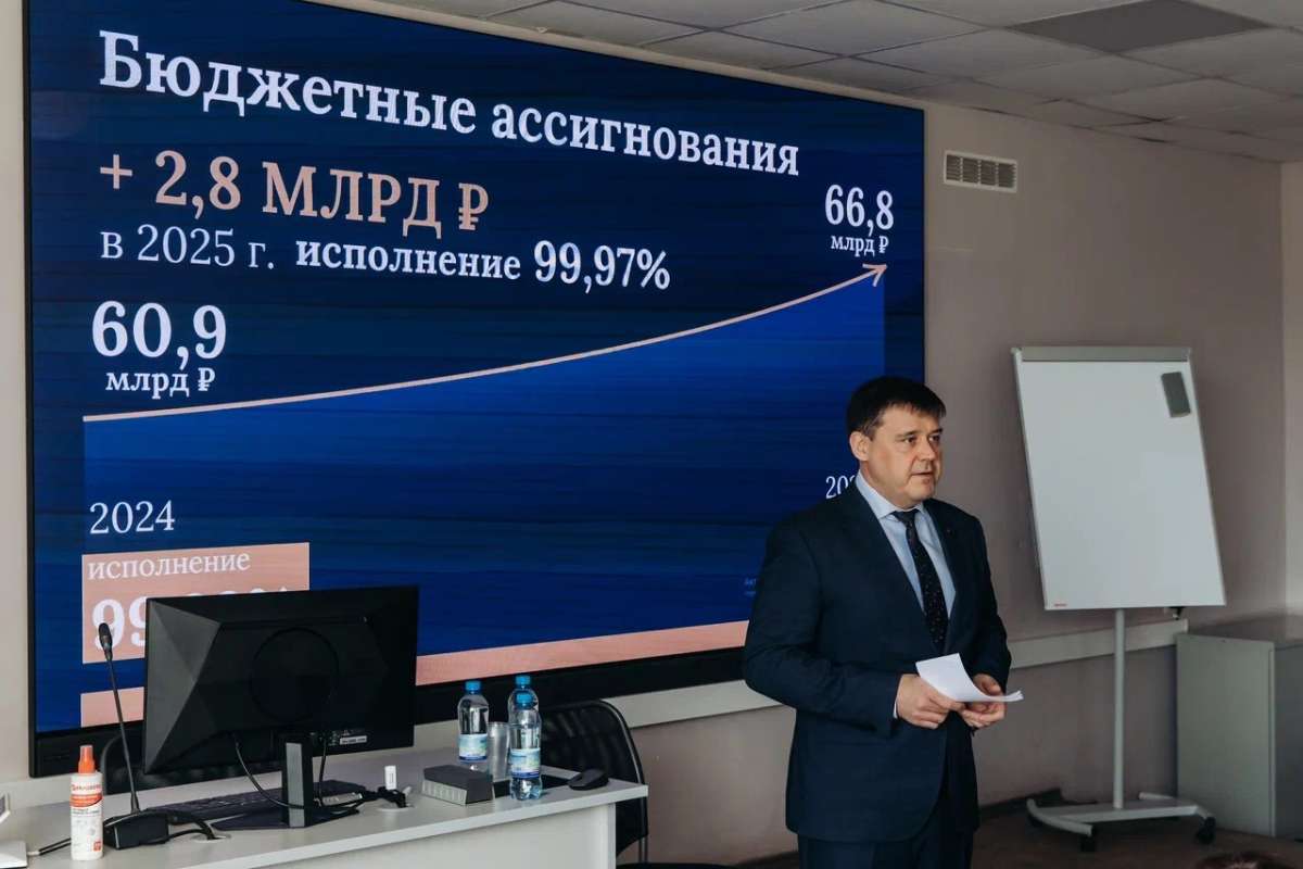 В ИСИ прошла открытая лекция Председателя Жилищного комитета Санкт-Петербурга Дениса Удода