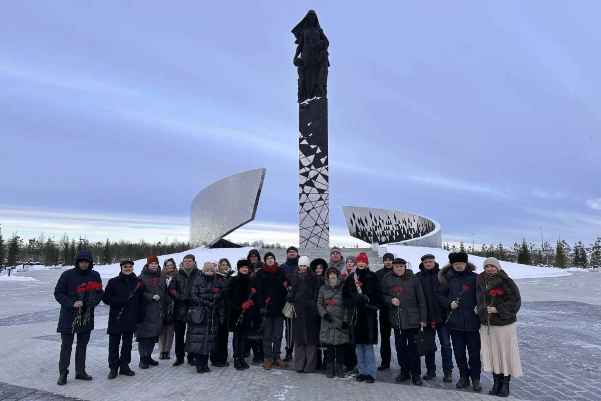 Участники конференции по градостроительству почтили память жертв нацистского геноцида