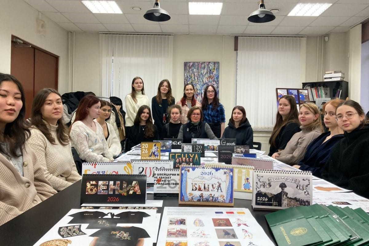 В ИСИ прошла защита проектов по разработке линейки сувенирной продукции для выставки о династии Бенуа