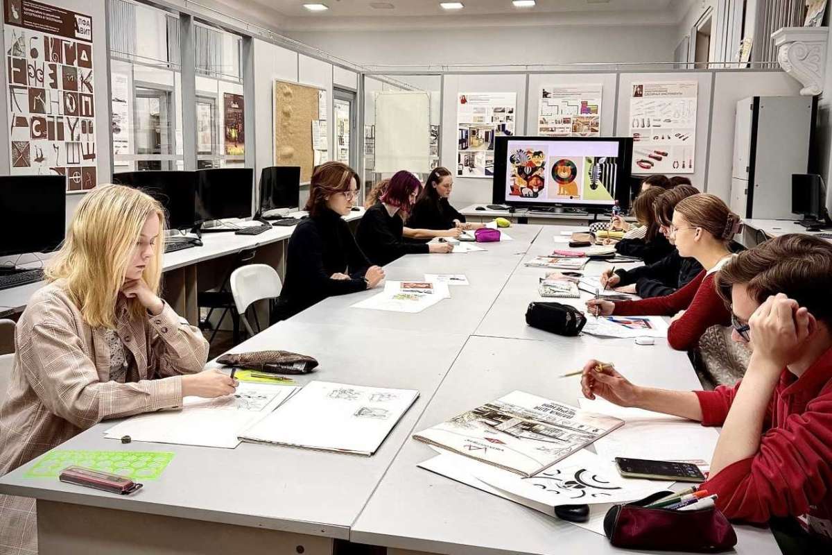 В ИСИ продолжается реализация ежегодных подготовительных курсов для абитуриентов по творческим направлениям