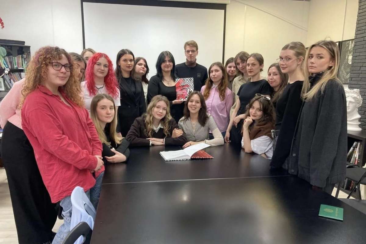 В ИСИ представлена новая книга «Графический дизайн в Политехе», подготовленная студентами и преподавателями ВШДиА