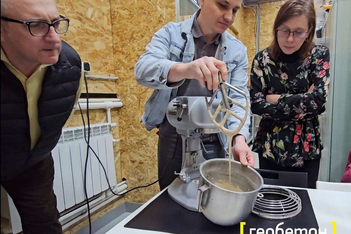 Инновационные строительные материалы: представители ИСИ приняли участие в семинаре по основам геополимерных технологий